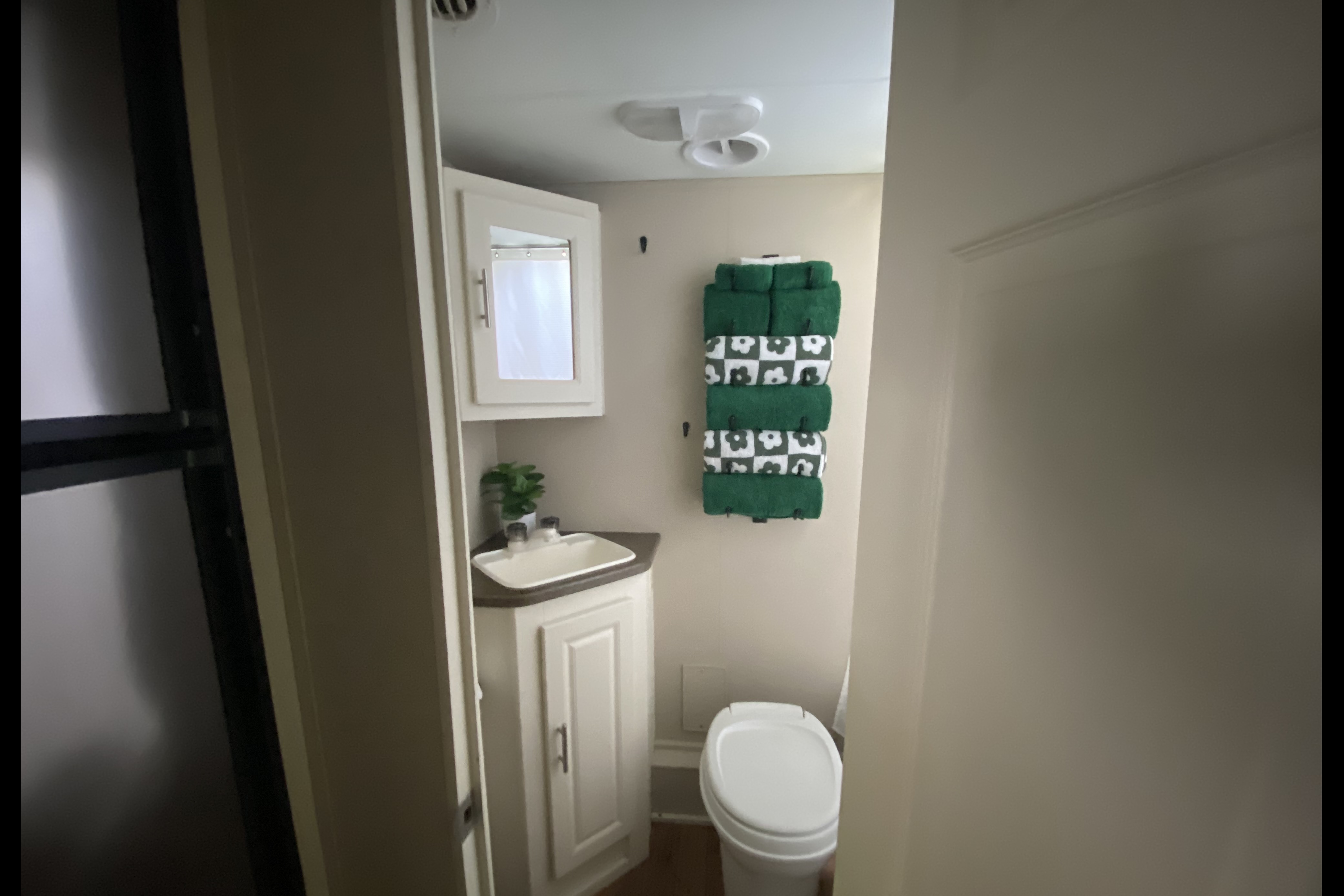 Cozy couple’s camper with room for 1 more!
