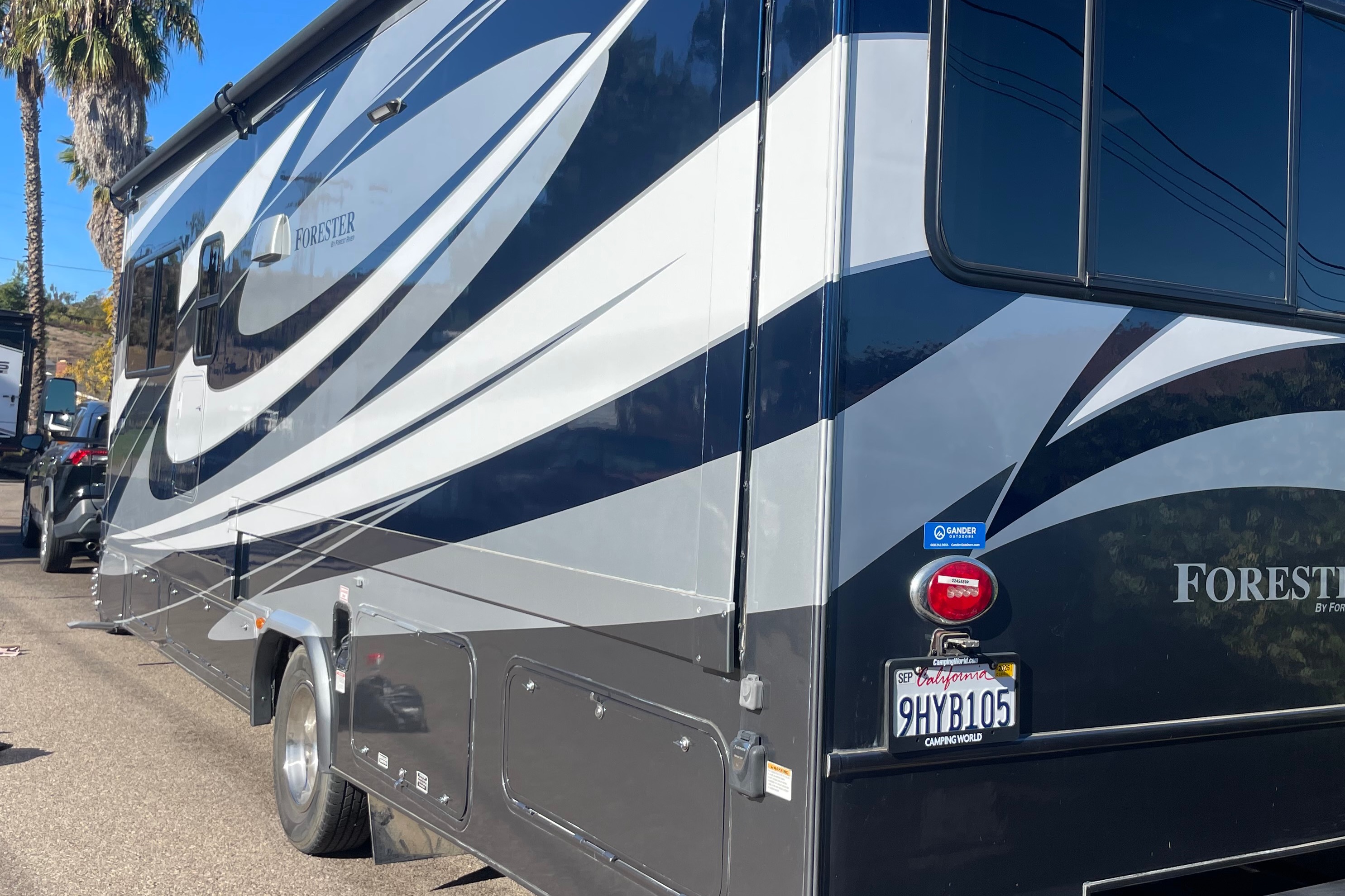 32ft Class C RV Fully Stocked-Kid and Pet Approved-Just bring your Clothes and Toiletries