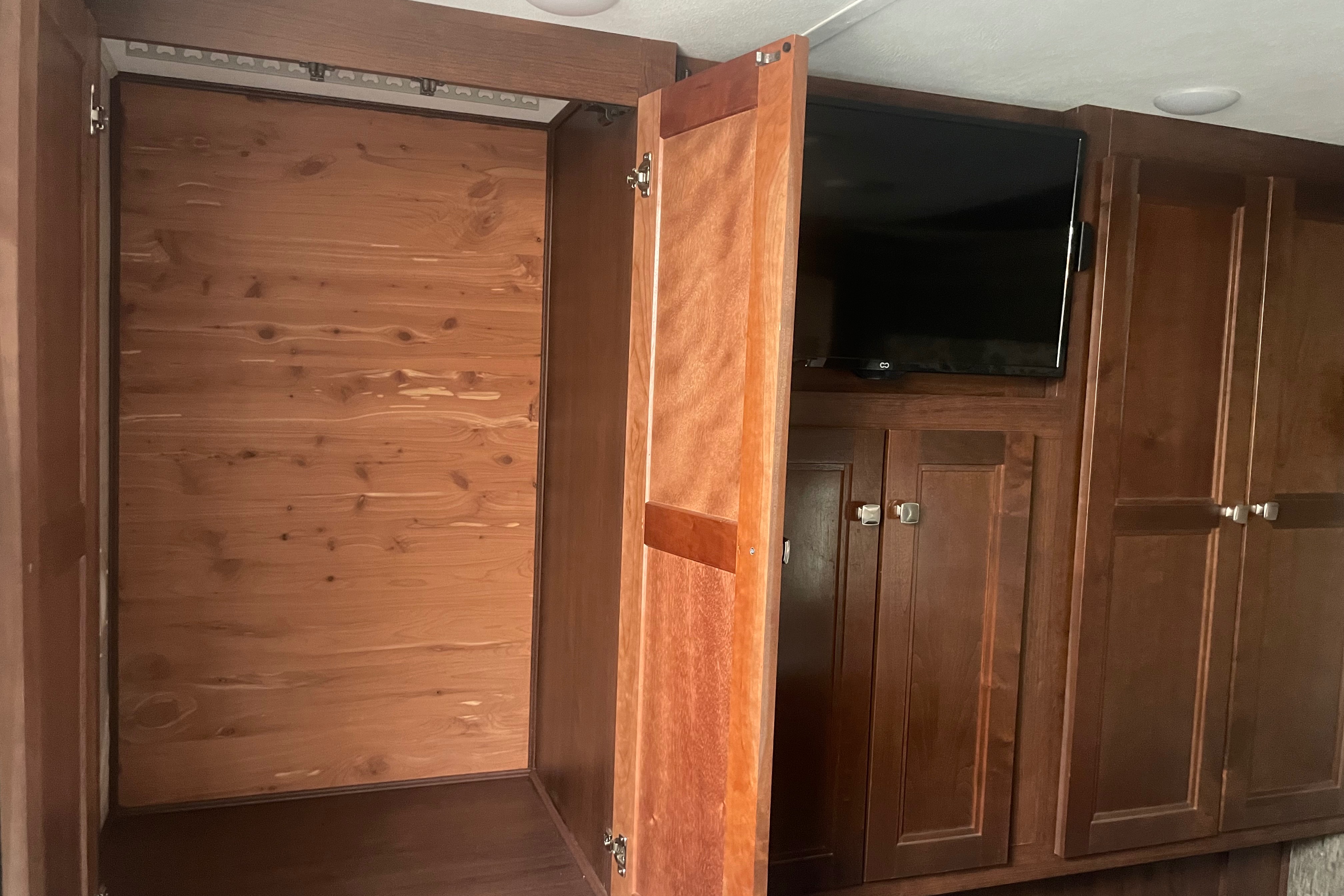 32ft Class C RV Fully Stocked-Kid and Pet Approved-Just bring your Clothes and Toiletries