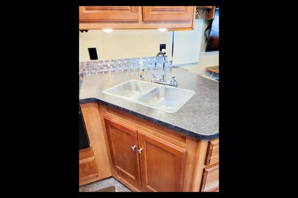Conor's Winnebago Vista Class A