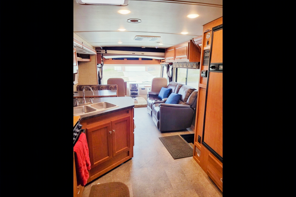 Conor's Winnebago Vista Class A