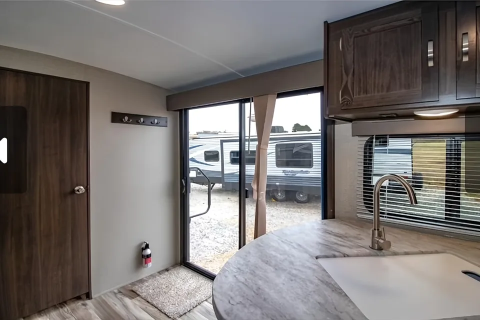 Schwab Springdale 38BH Travel Trailer