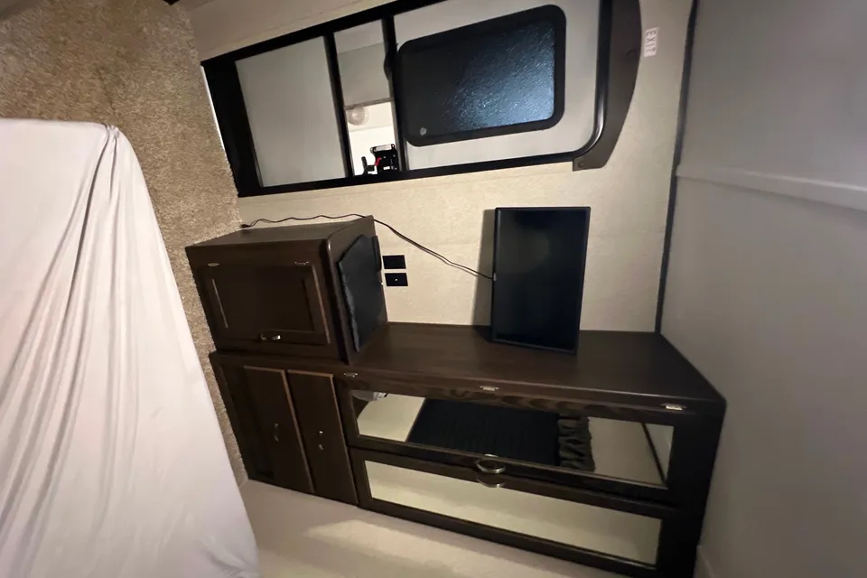 Schwab Springdale 38BH Travel Trailer