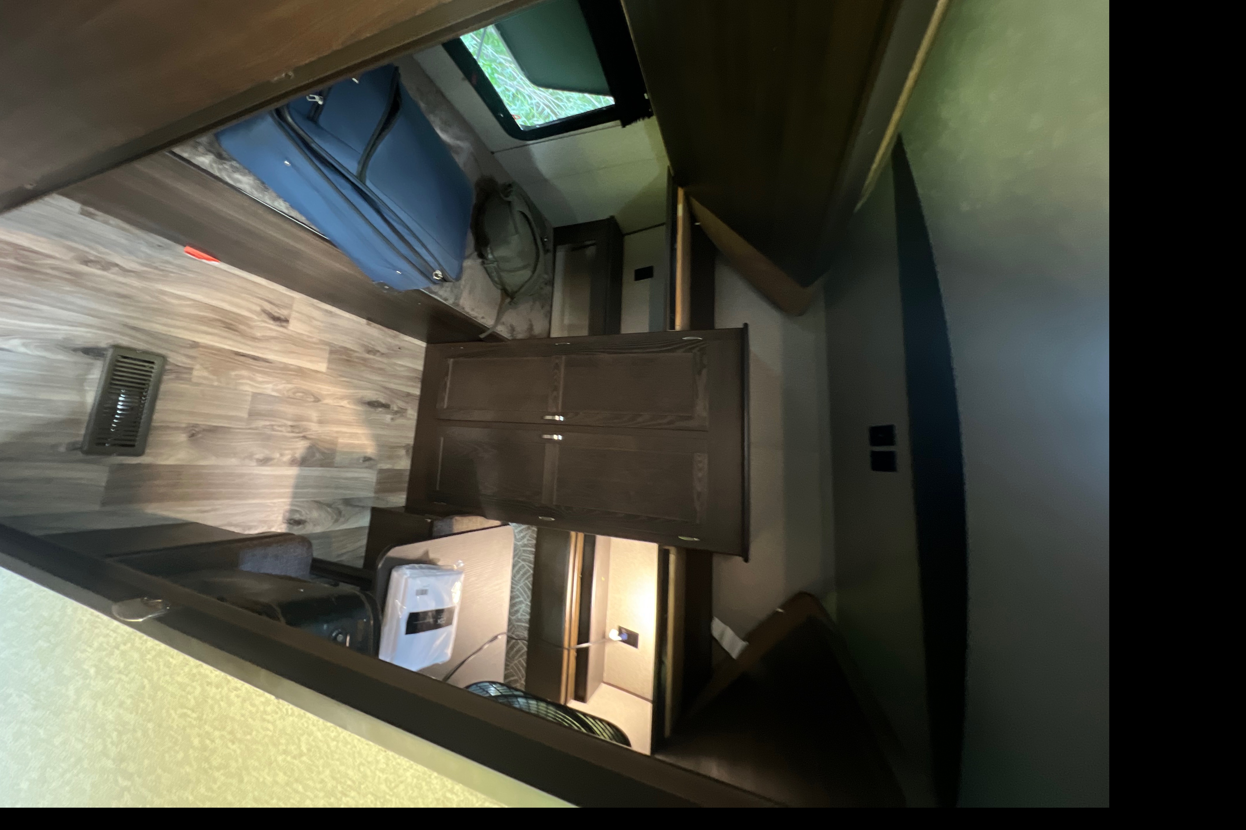 Schwab Springdale 38BH Travel Trailer