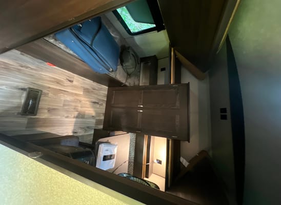Schwab Springdale 38BH Travel Trailer