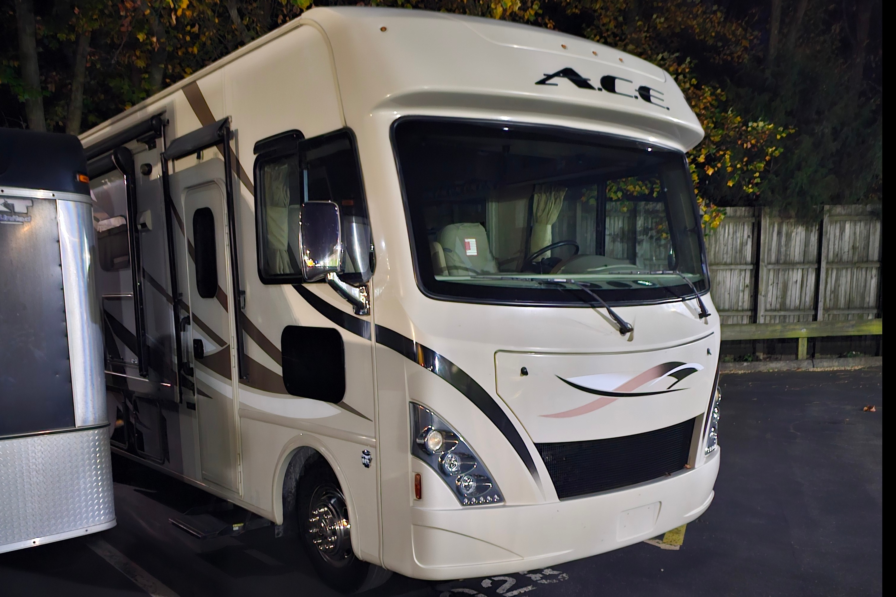 Frank's Thor Motor Coach Ace Class A