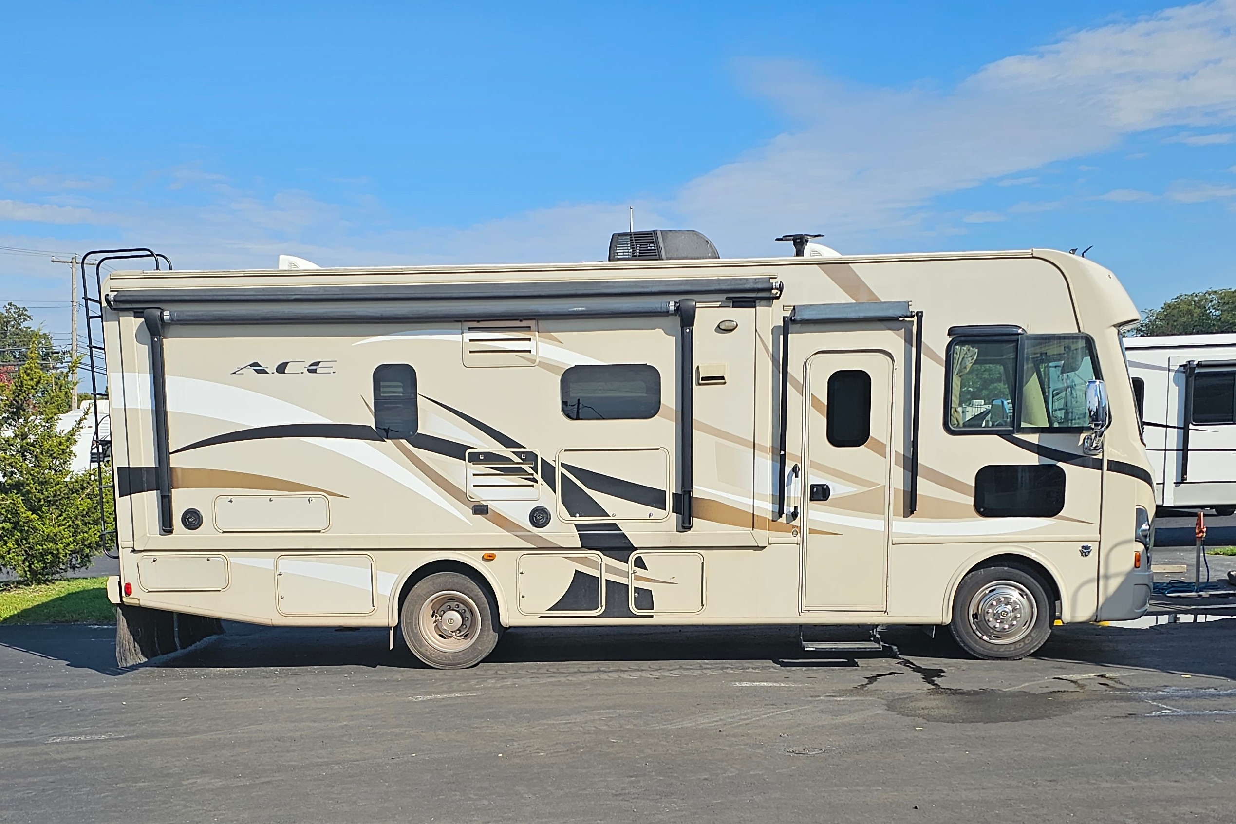 Frank's Thor Motor Coach Ace Class A