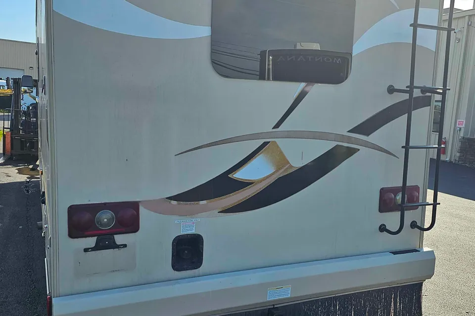 Frank's Thor Motor Coach Ace Class A