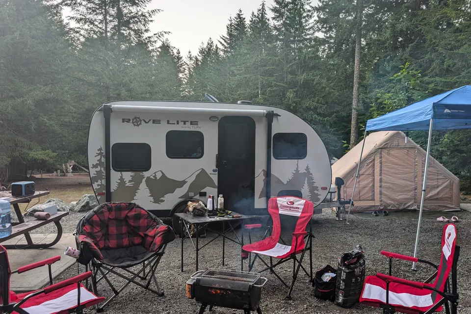 Tiny adventure House on Wheel sleeps 4