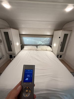 Sleep Well with No Boundaries Travel Trailer + Starlink + Generator + Kayak