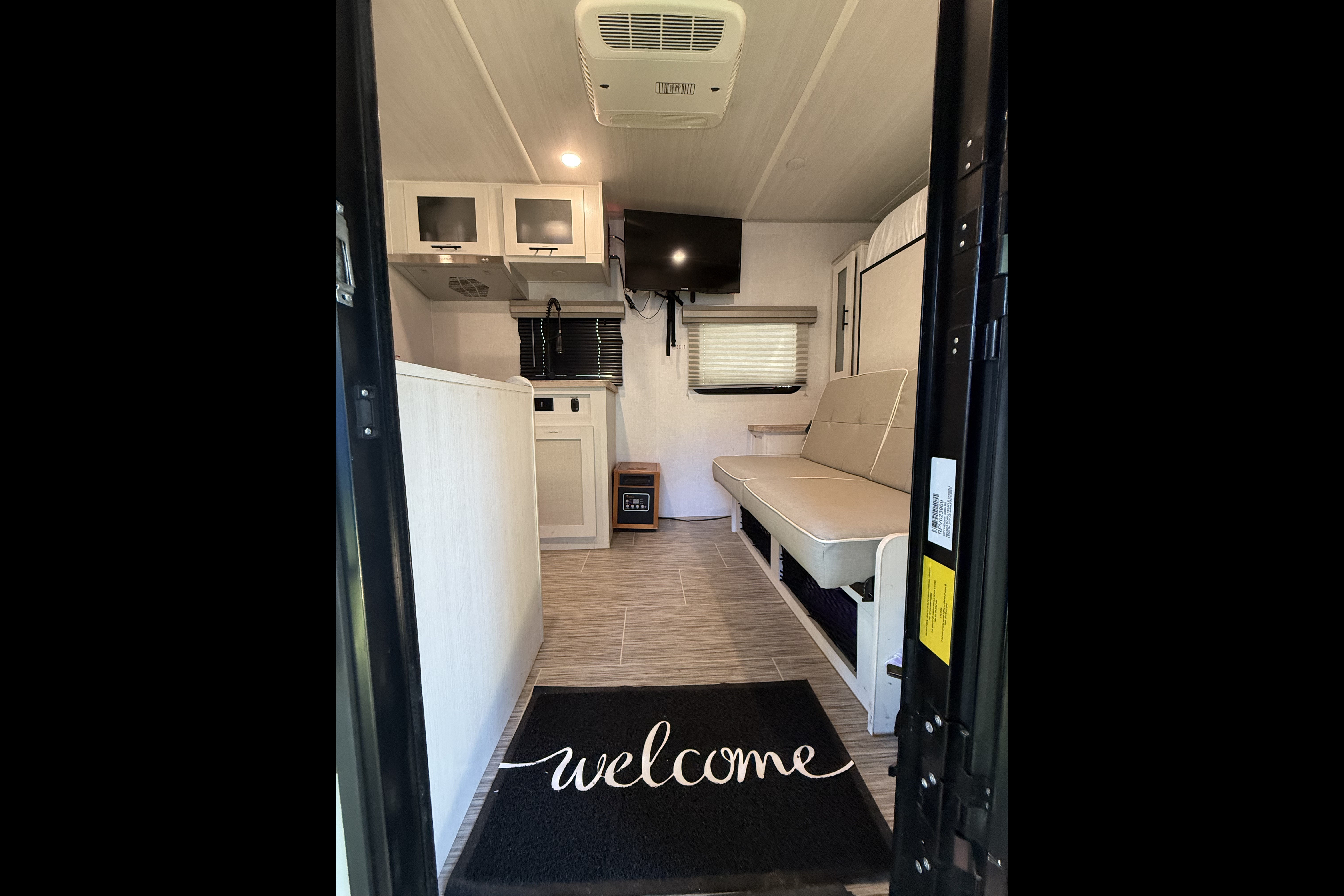 Sleep Well with No Boundaries Travel Trailer + Starlink + Generator + Kayak