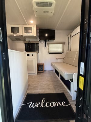 Sleep Well with No Boundaries Travel Trailer + Starlink + Generator + Kayak
