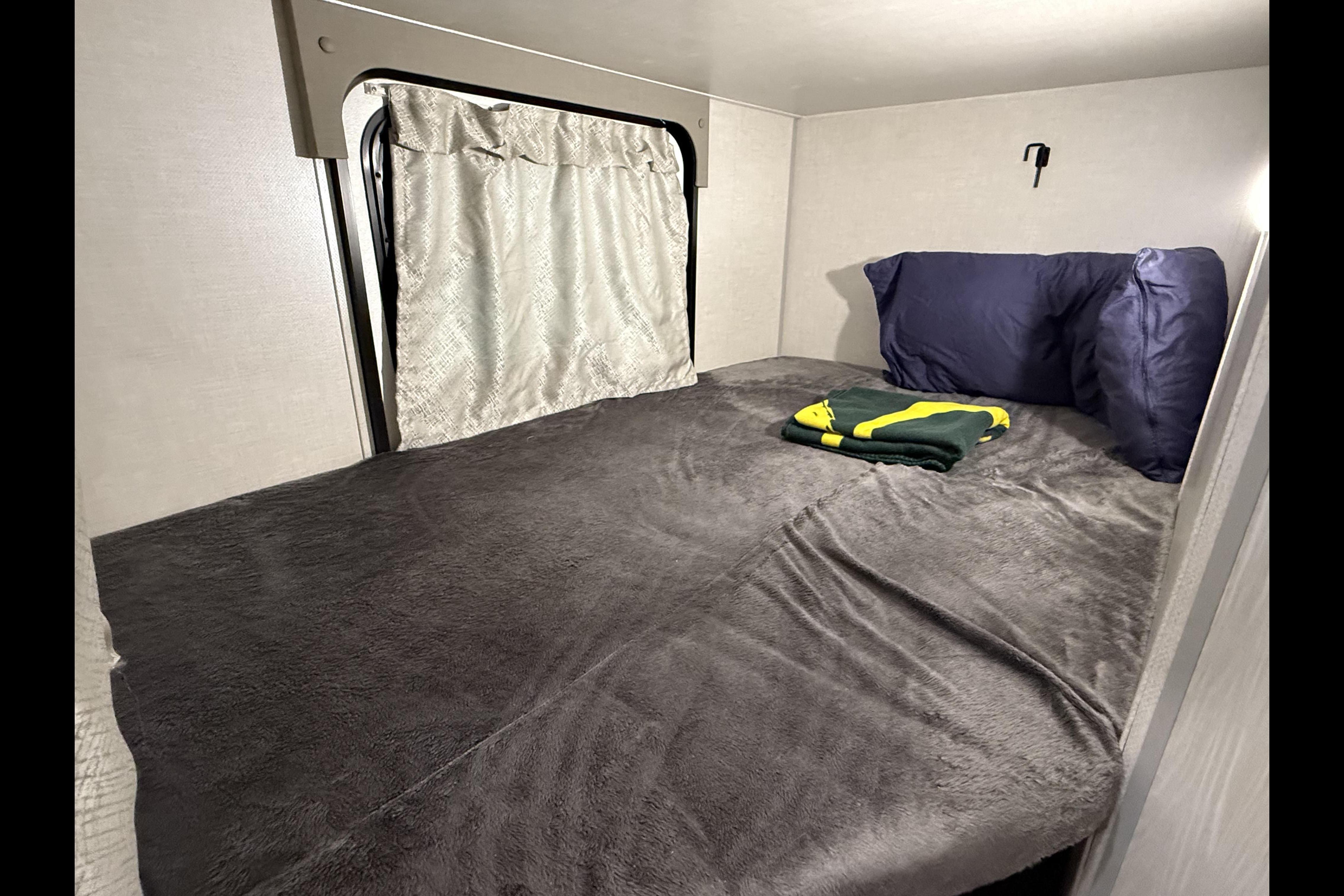 Sleep Well with No Boundaries Travel Trailer + Starlink + Generator + Kayak