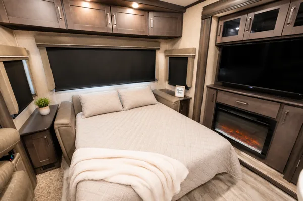 Meet "Lynn Lizzie" - Grand Design Reflection 315RLTS Fifth Wheel