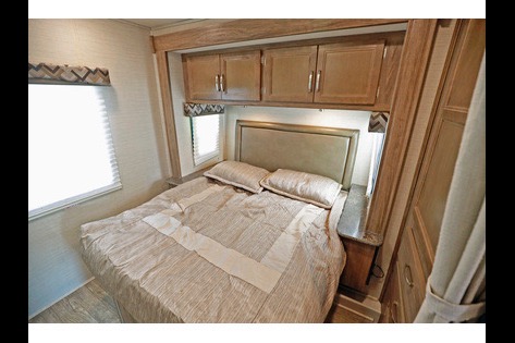 ENJOY with Jayco Redhawk Classe C