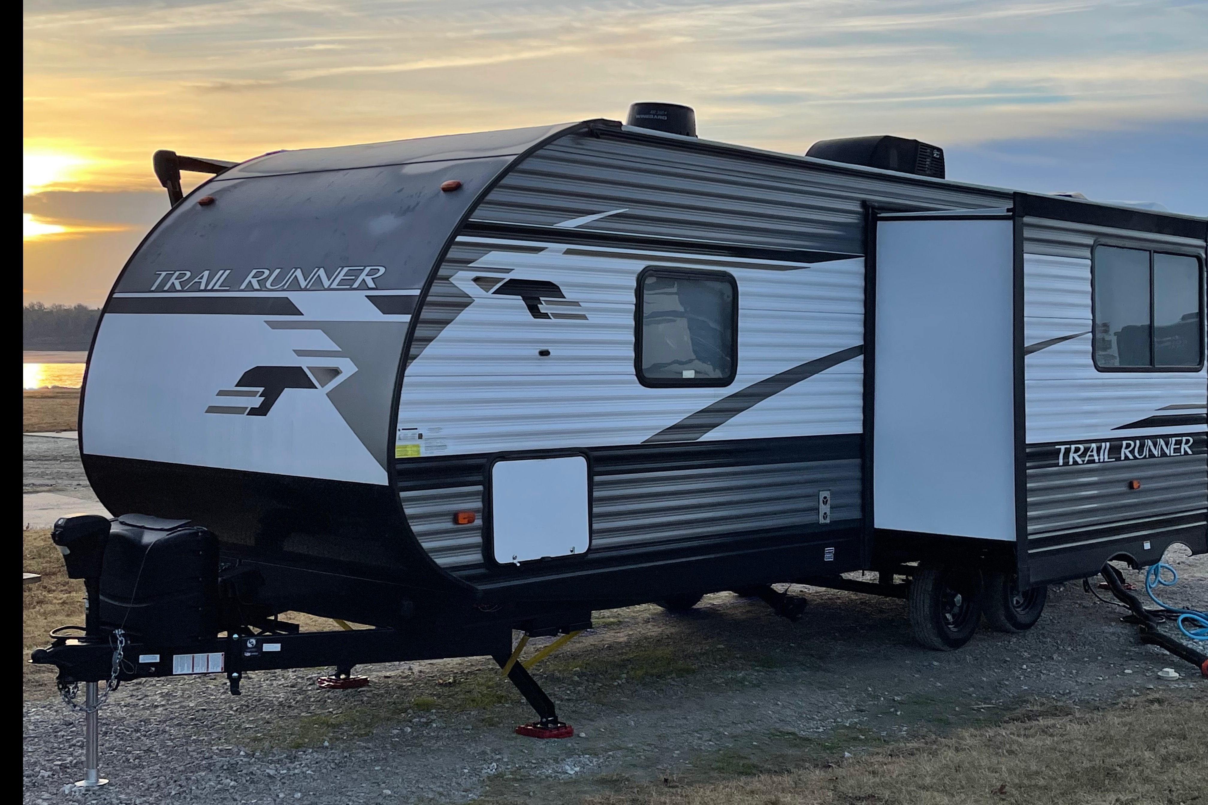 Sinu's Heartland Trail Runner Travel Trailer