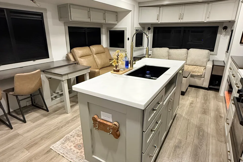 Brinkley Z 3100 Fifth Wheel “Brinkey Dink”