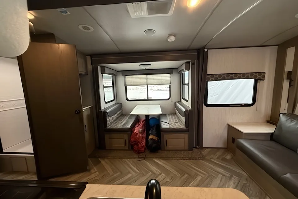 Happy Camper Shadow Cruiser 193MBS – Easy Tow, Fully Equipped