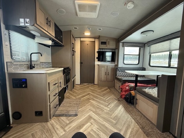 Happy Camper Shadow Cruiser 193MBS – Easy Tow, Fully Equipped