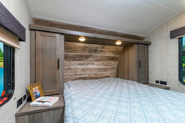 Shanna's Gulf Stream Kingsport 279bh Travel Trailer