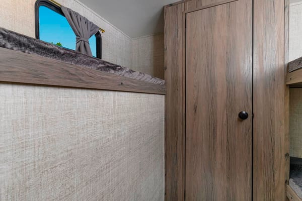 Shanna's Gulf Stream Kingsport 279bh Travel Trailer