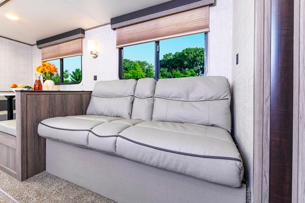 Shanna's Gulf Stream Kingsport 279bh Travel Trailer