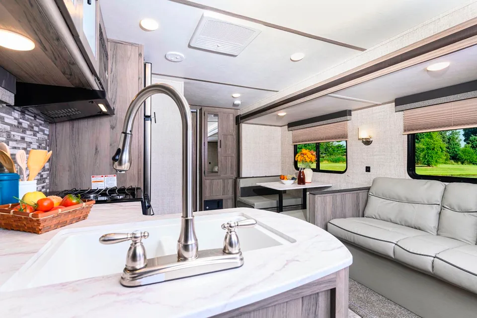 Shanna's Gulf Stream Kingsport 279bh Travel Trailer