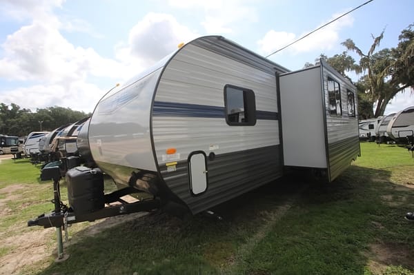 Shanna's Gulf Stream Kingsport 279bh Travel Trailer