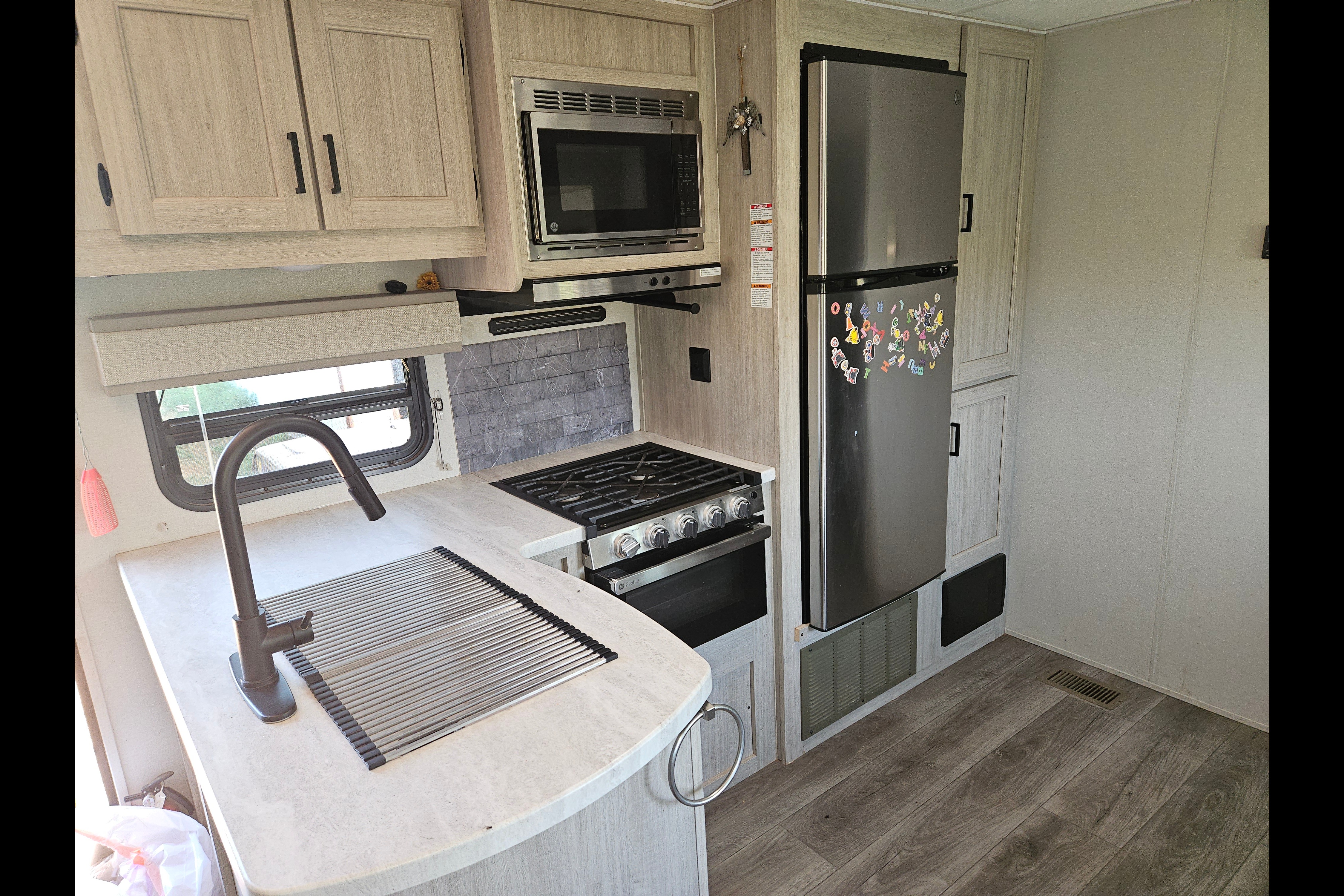 Mini Home on Wheels - 24' Coachmen Catalina Legacy