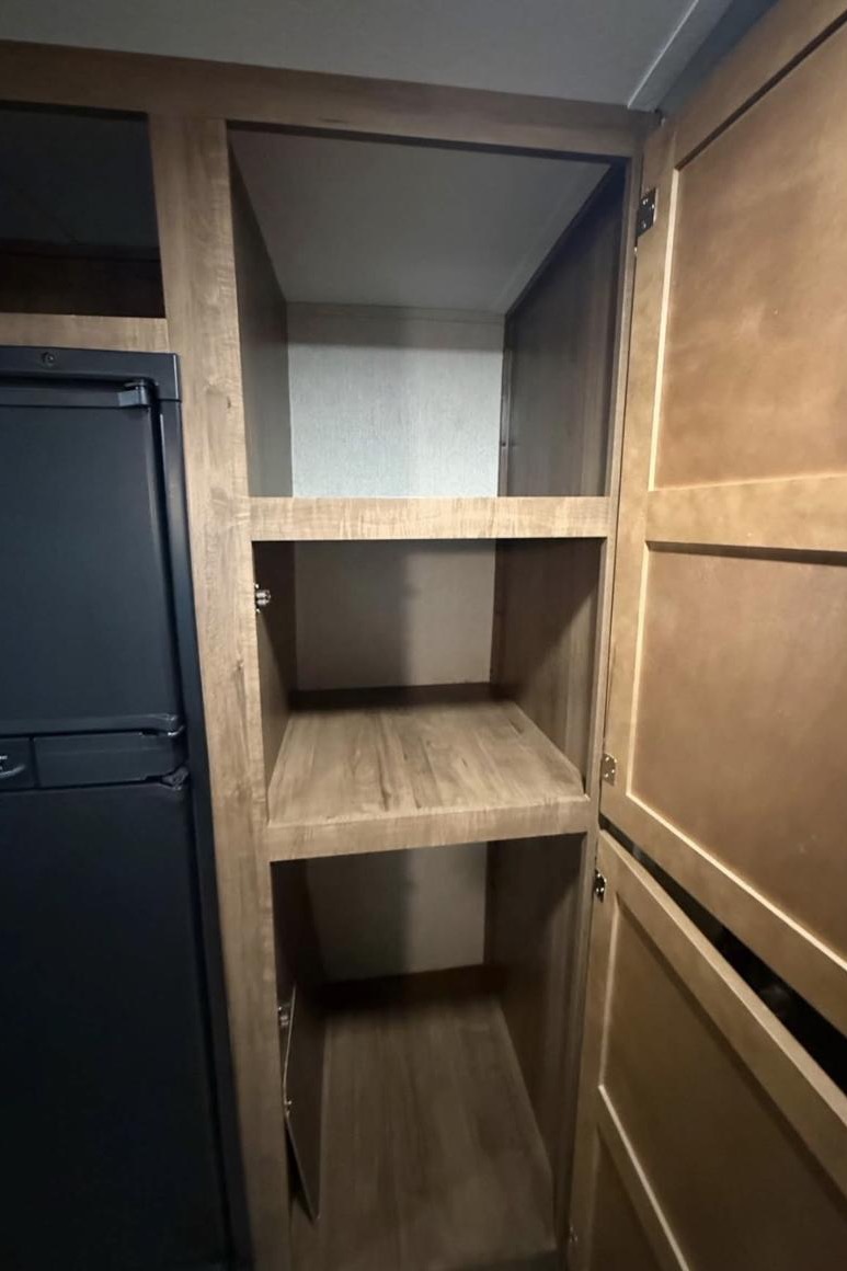 Chase's Dutchmen Aspen Trail 2810 30 4YDT28120GY922234 BH – Body Type Travel Trailer