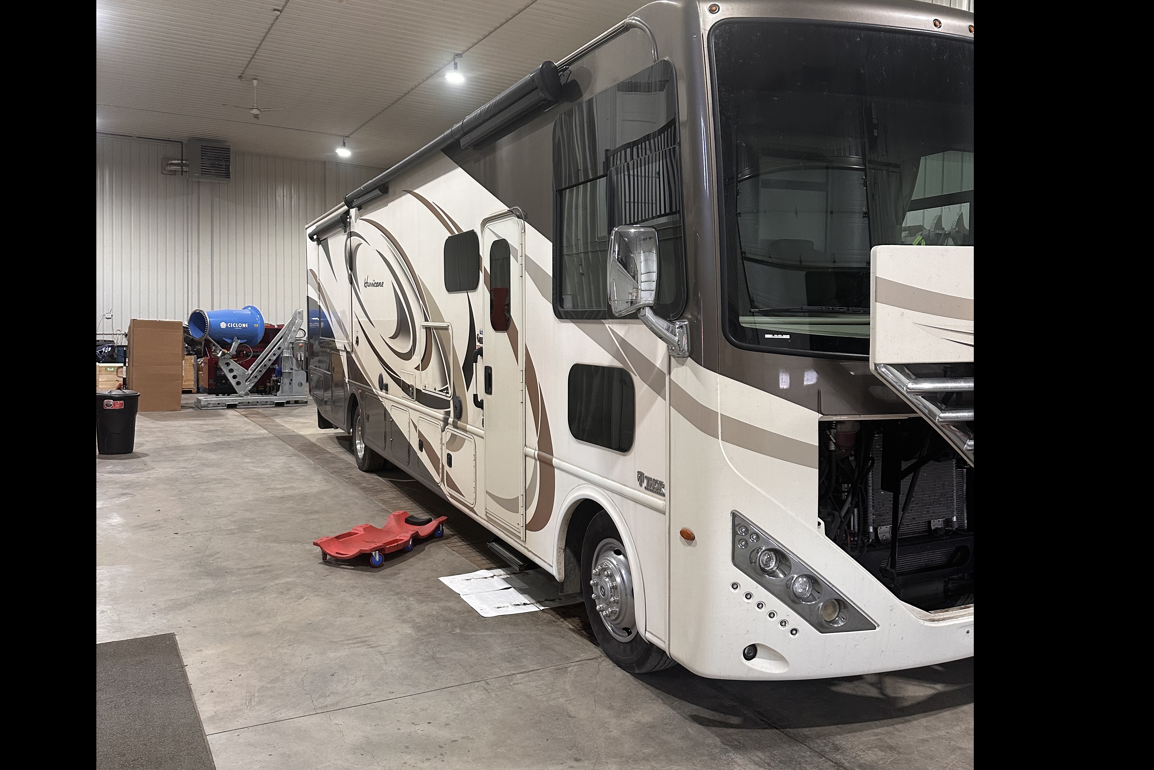 Jimmy Thor Motor Coach Hurricane Classe A