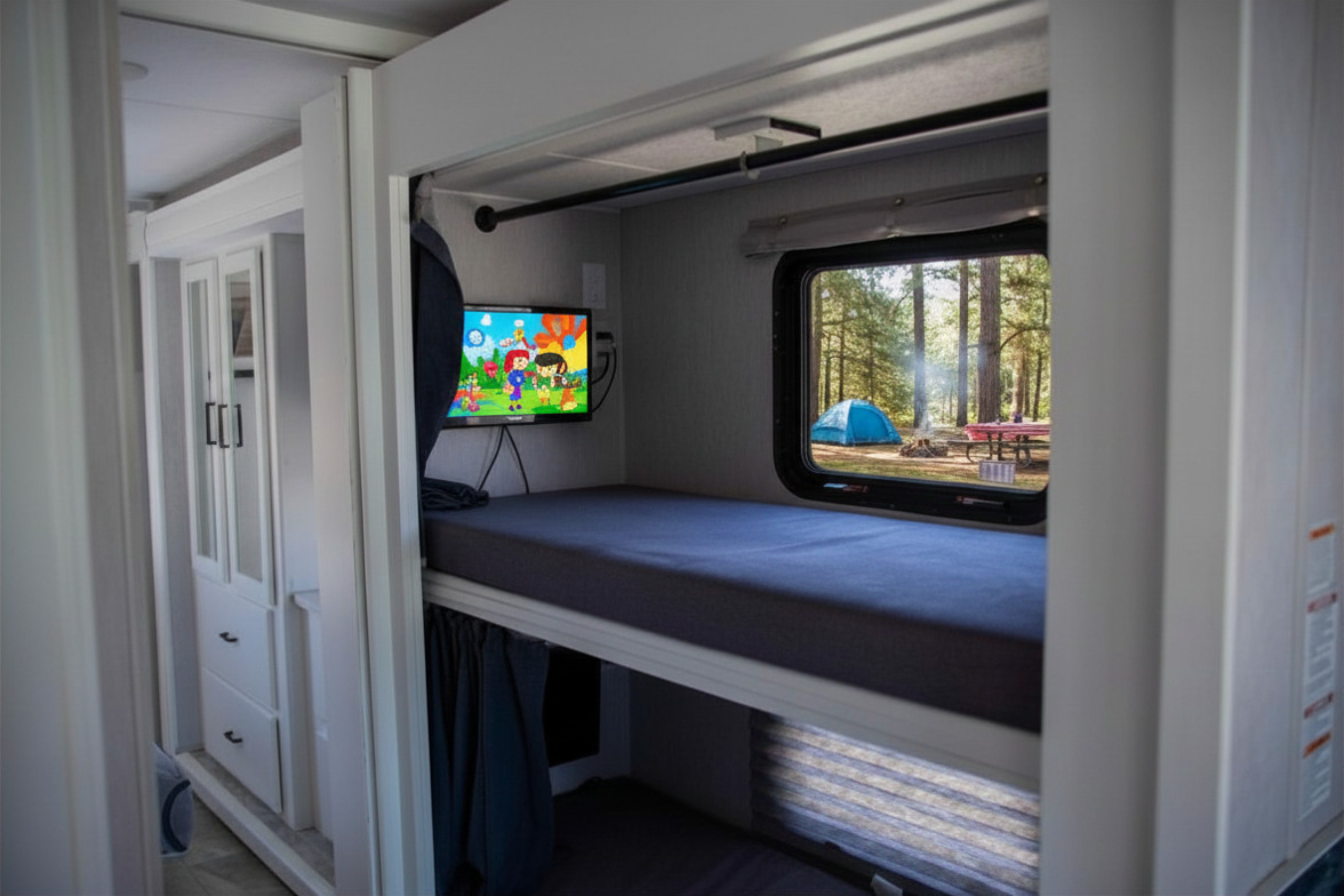 A02 - 10 Person w/ Bunk - The RV Rental Factory