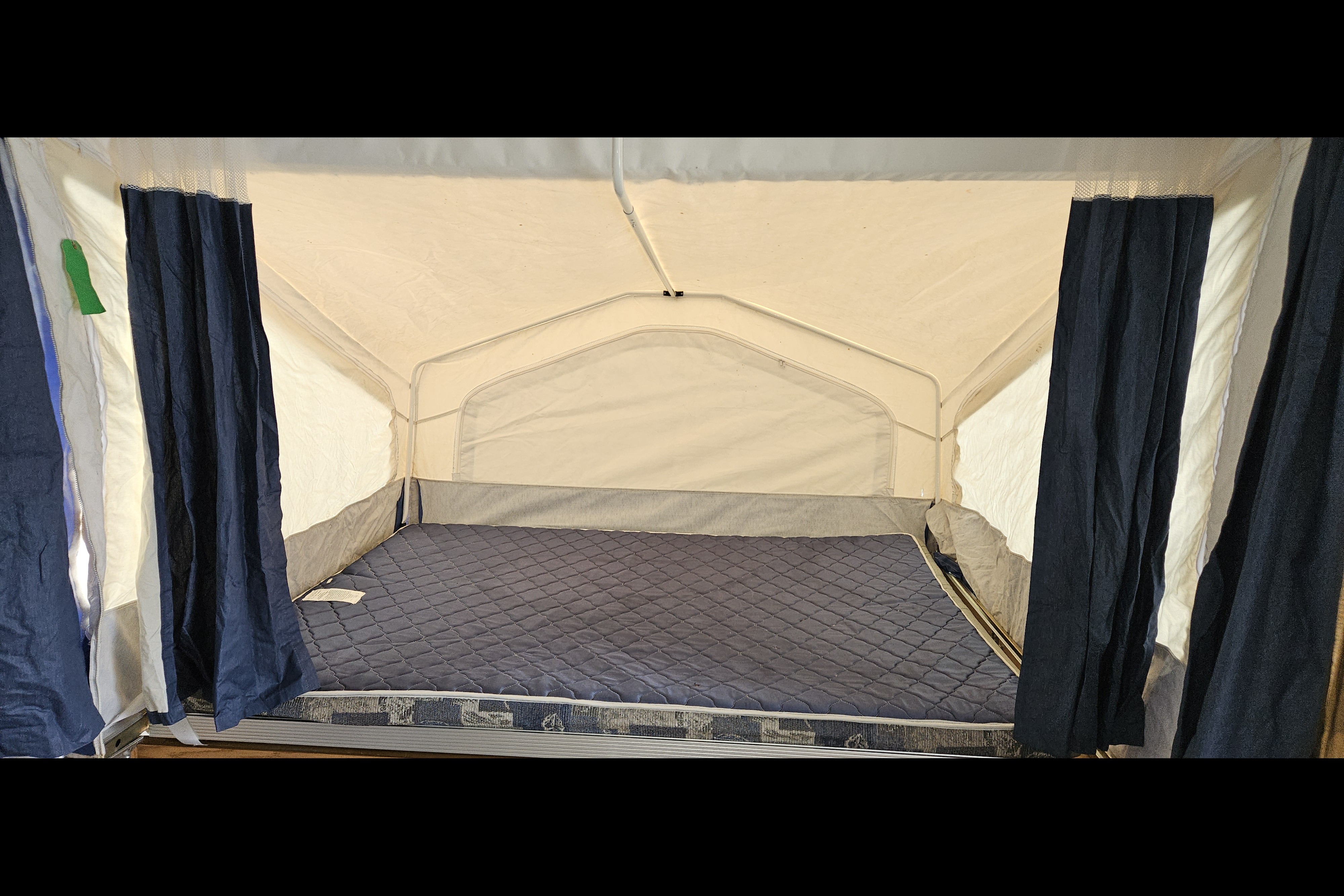 Clean and Cozy Flagstaff fs20ltd Tent Trailer