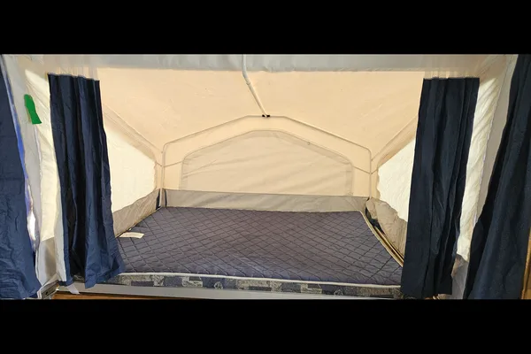 Clean and Cozy Flagstaff fs20ltd Tent Trailer