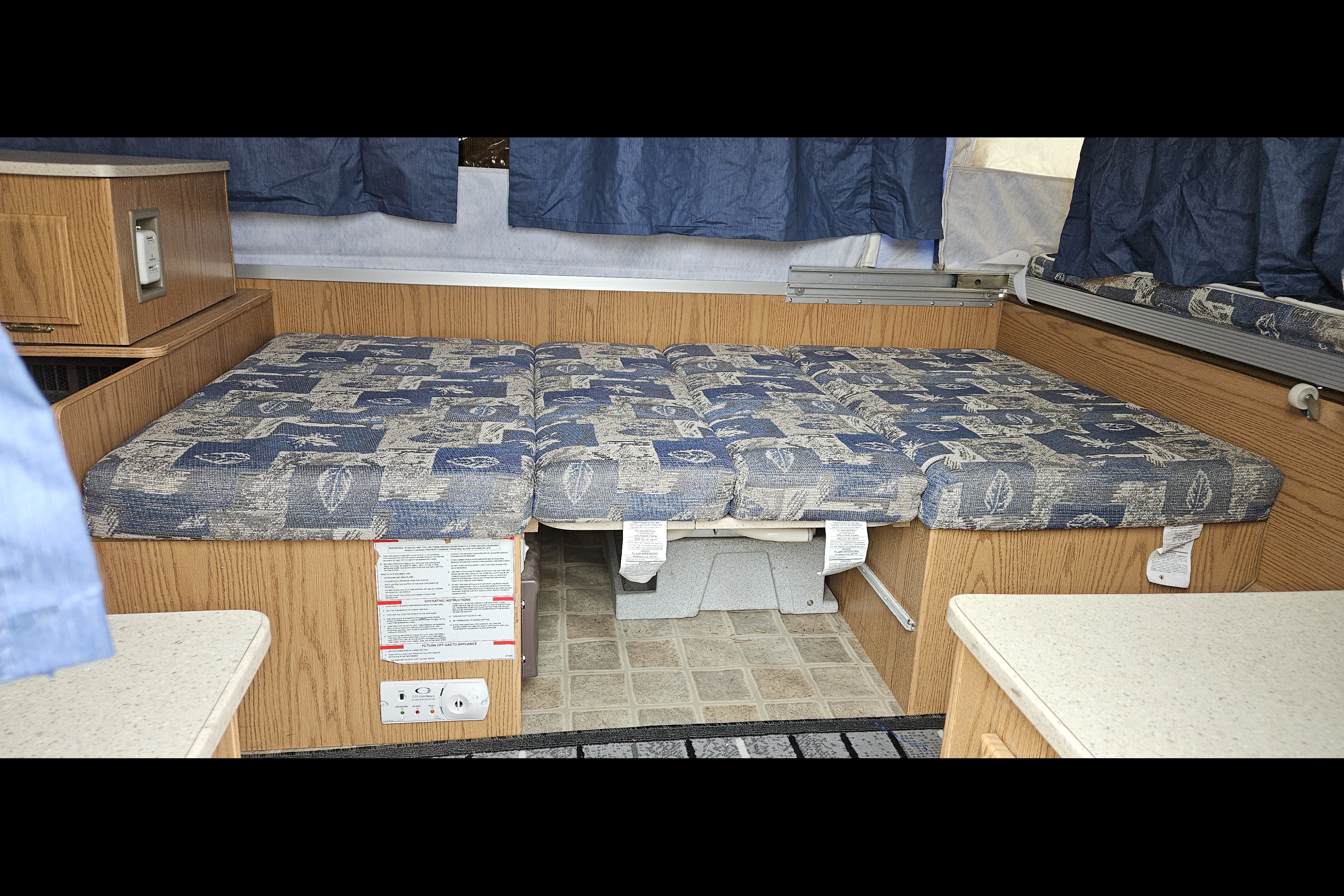 Clean and Cozy Flagstaff fs20ltd Tent Trailer