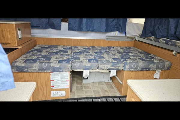 Clean and Cozy Flagstaff fs20ltd Tent Trailer