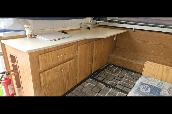 Clean and Cozy Flagstaff fs20ltd Tent Trailer