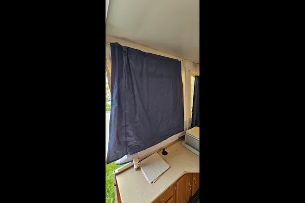 Clean and Cozy Flagstaff fs20ltd Tent Trailer