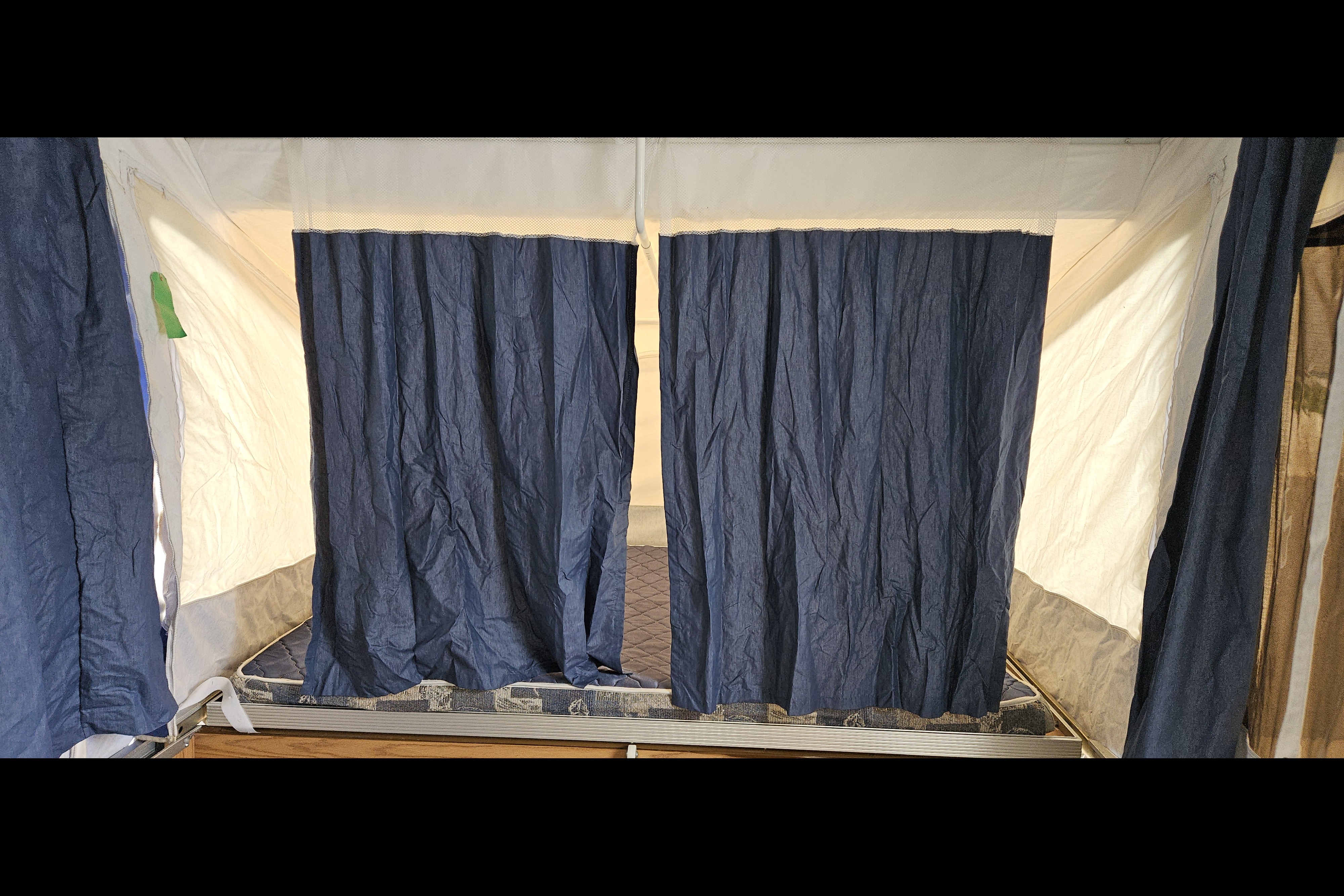 Clean and Cozy Flagstaff fs20ltd Tent Trailer