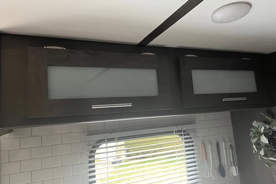 Victor's Coleman 17b family Travel Trailer