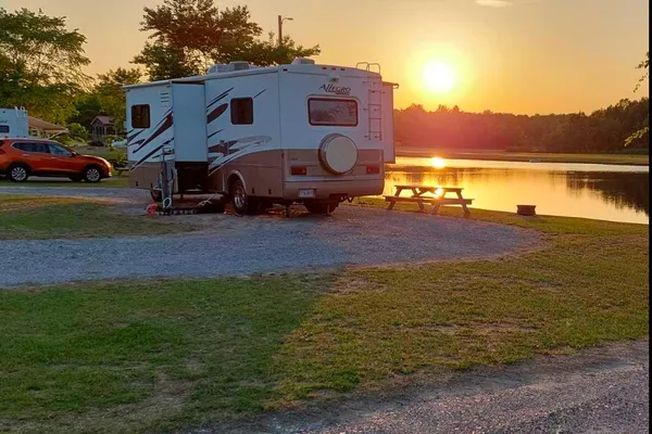 Krystal 's Tiffin Motorhomes Allegra 28DA "Coach" Class A