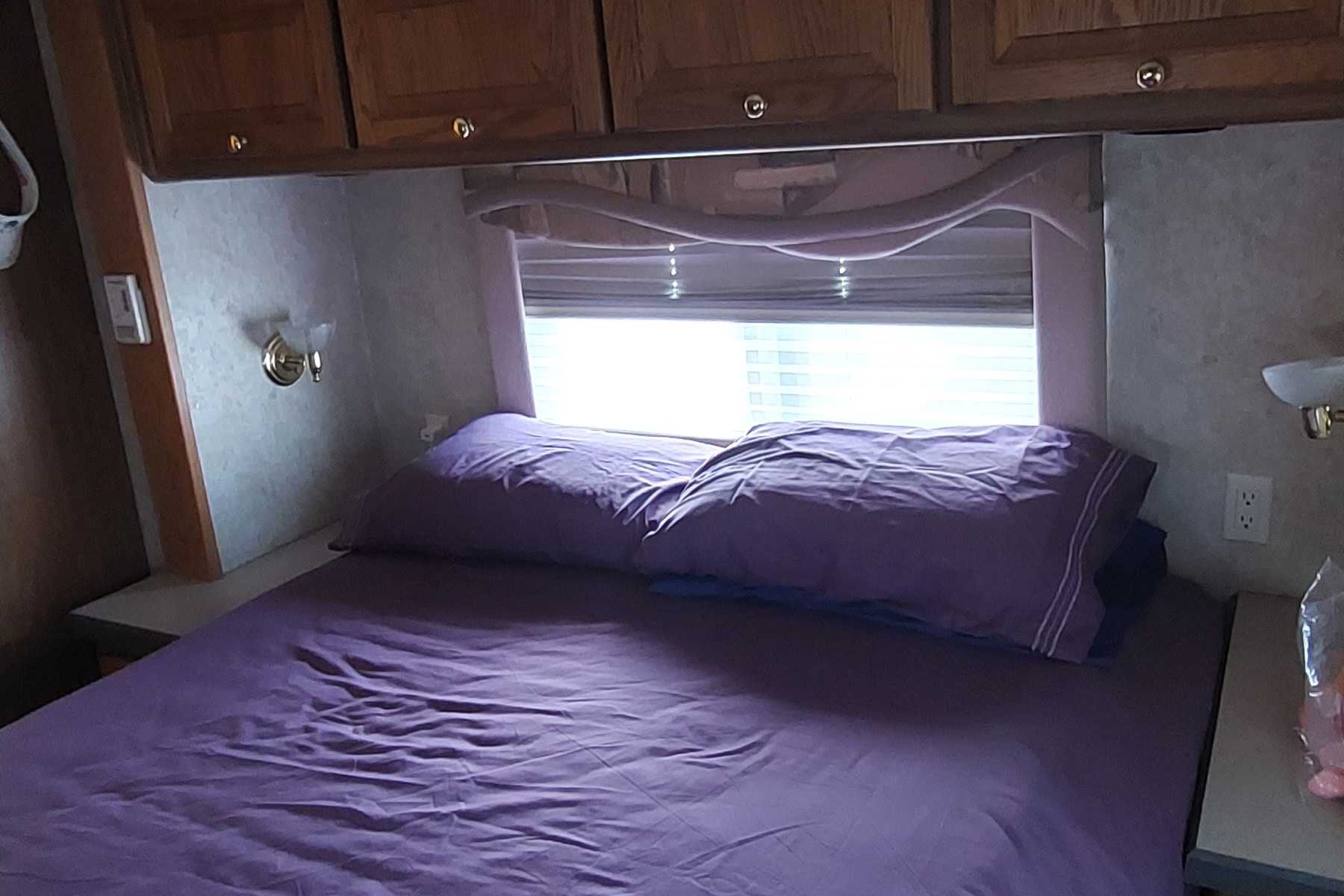 Krystal 's Tiffin Motorhomes Allegra 28DA "Coach" Class A