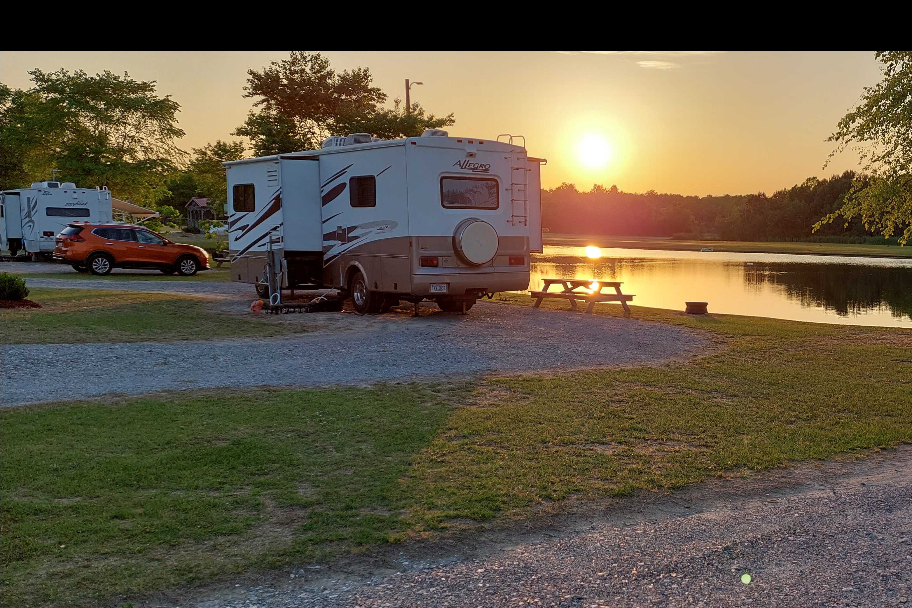 Krystal 's Tiffin Motorhomes Allegra 28DA "Coach" Class A