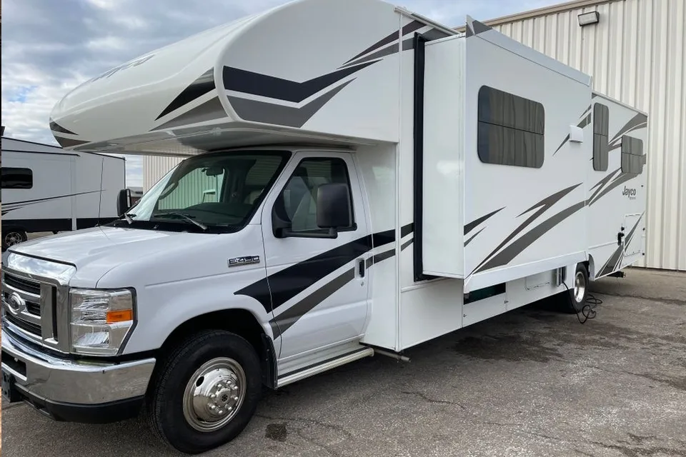 Cosette's Jayco Redhawk Class C