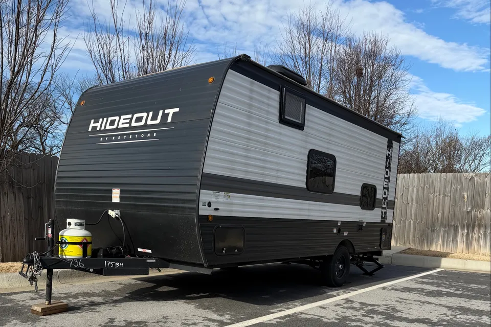 The bunk&beers Keystone Hideout sport 175bh Travel Trailer