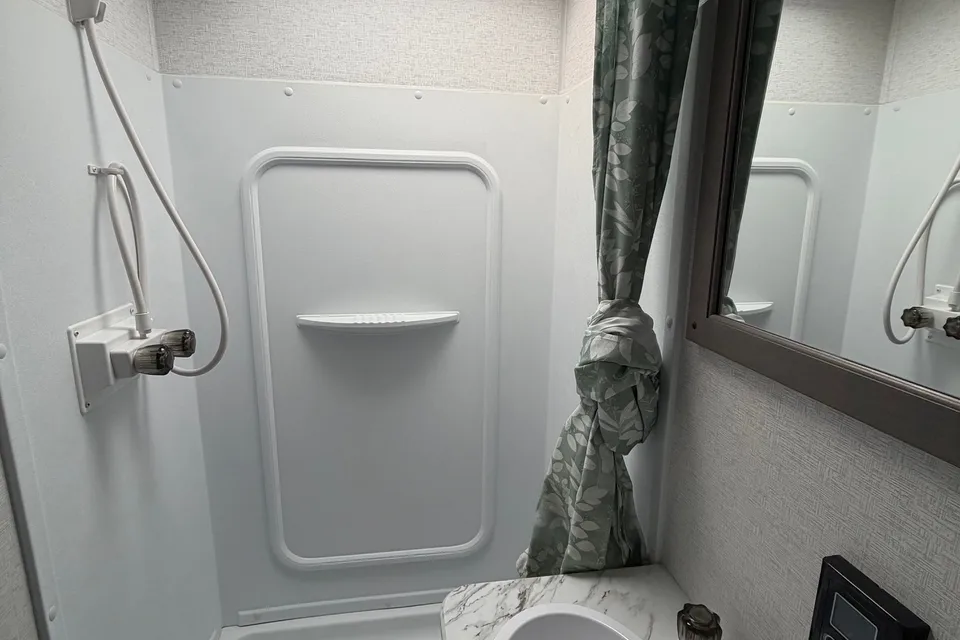 The bunk&beers Keystone Hideout sport 175bh Travel Trailer