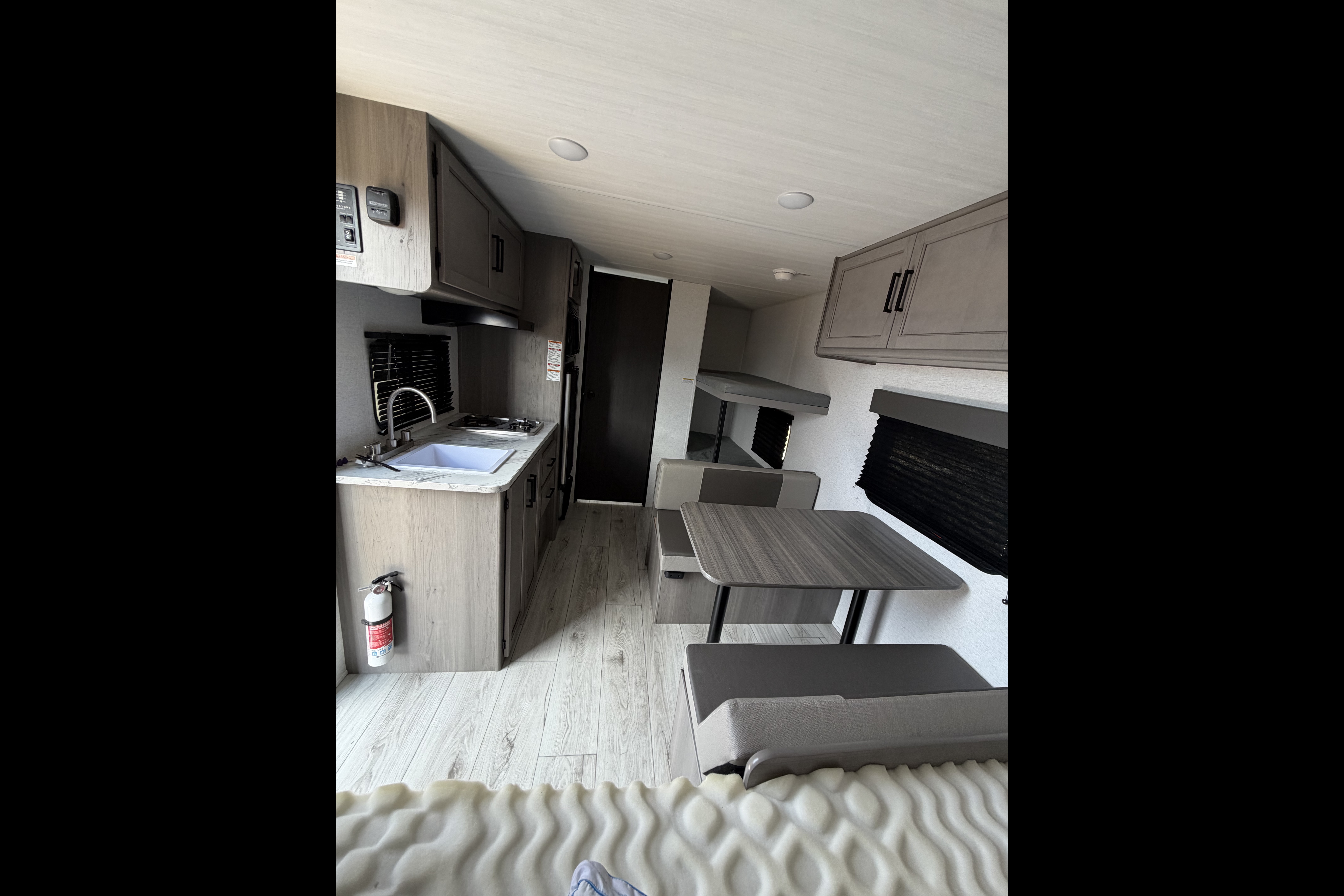 The bunk&beers Keystone Hideout sport 175bh Travel Trailer