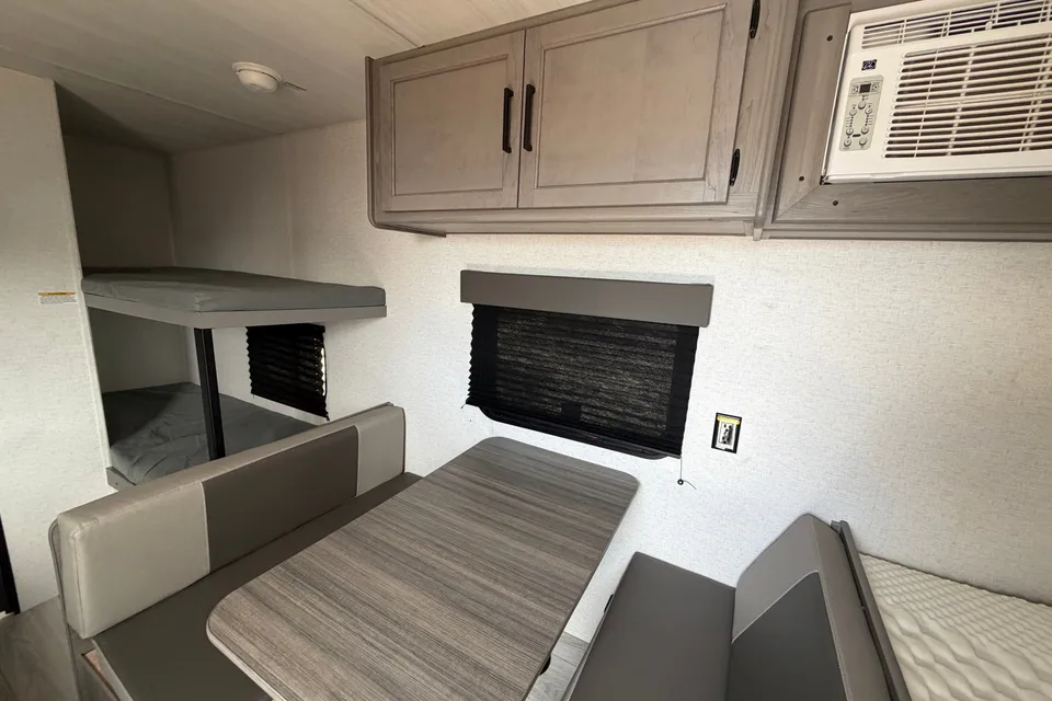The bunk&beers Keystone Hideout sport 175bh Travel Trailer