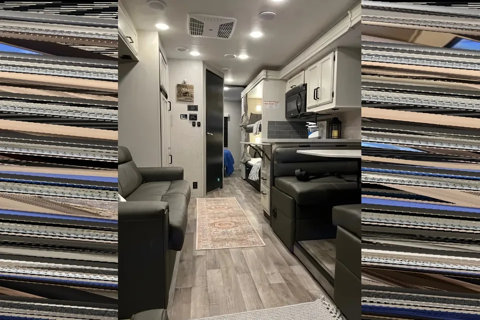 Entegra Coach Odyssey 31F