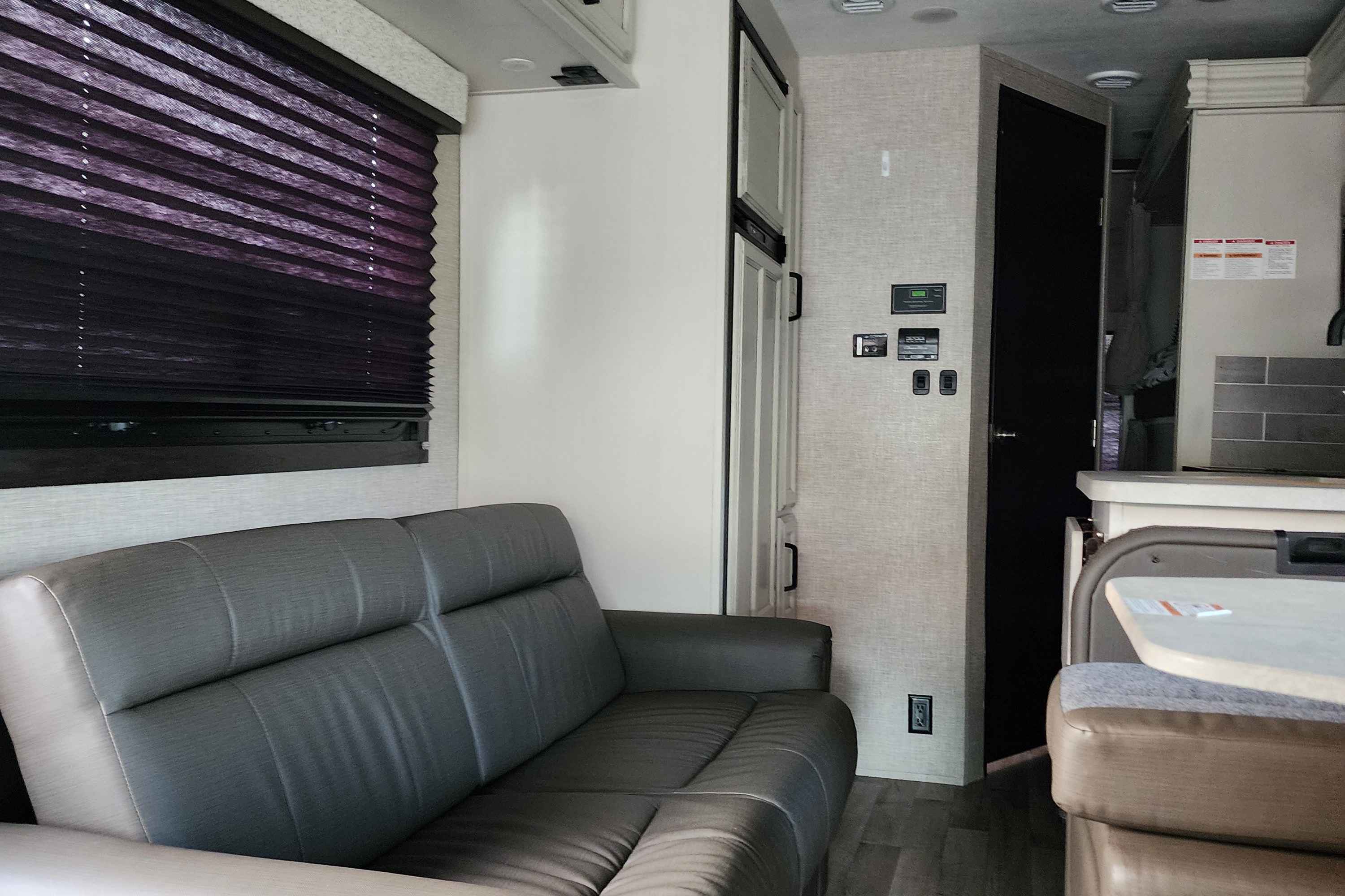 Entegra Coach Odyssey 31F
